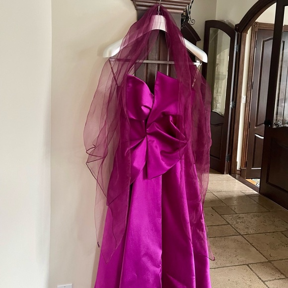 Lucian Matis Dress…Custom made - Picture 6 of 12